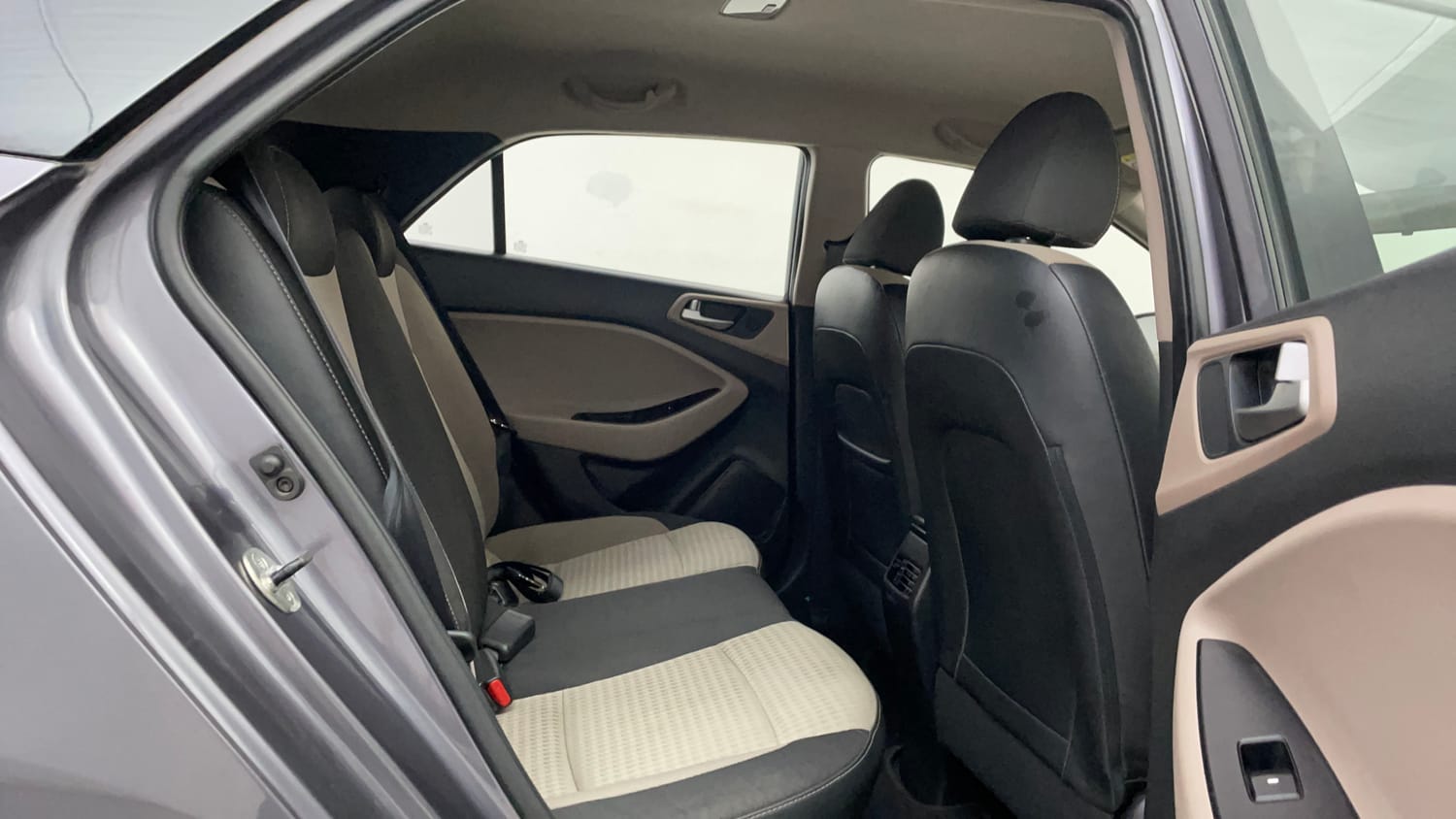 Used 2019 Hyundai Elite i20 Sportz Plus 1.2 CVT Petrol Automatic interior RIGHT SIDE REAR DOOR CABIN VIEW