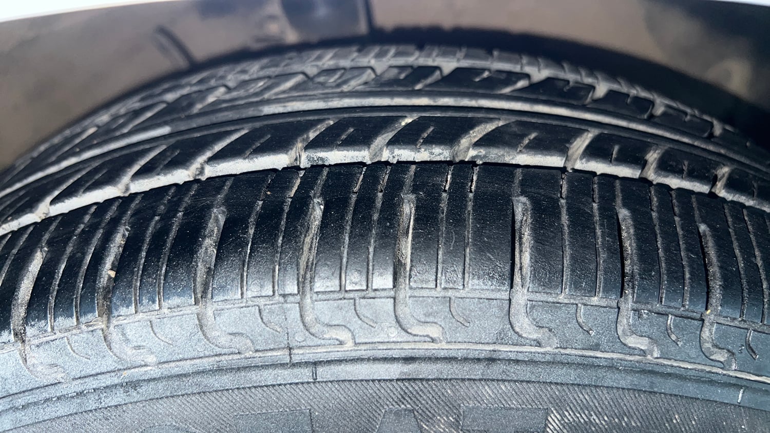 Used 2022 Hyundai Aura S 1.2 Petrol Petrol Manual tyres RIGHT FRONT TYRE TREAD VIEW