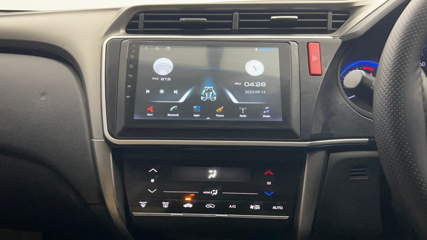 Used 2014 Honda City SV Petrol Manual top_features Integrated (in-dash) music system