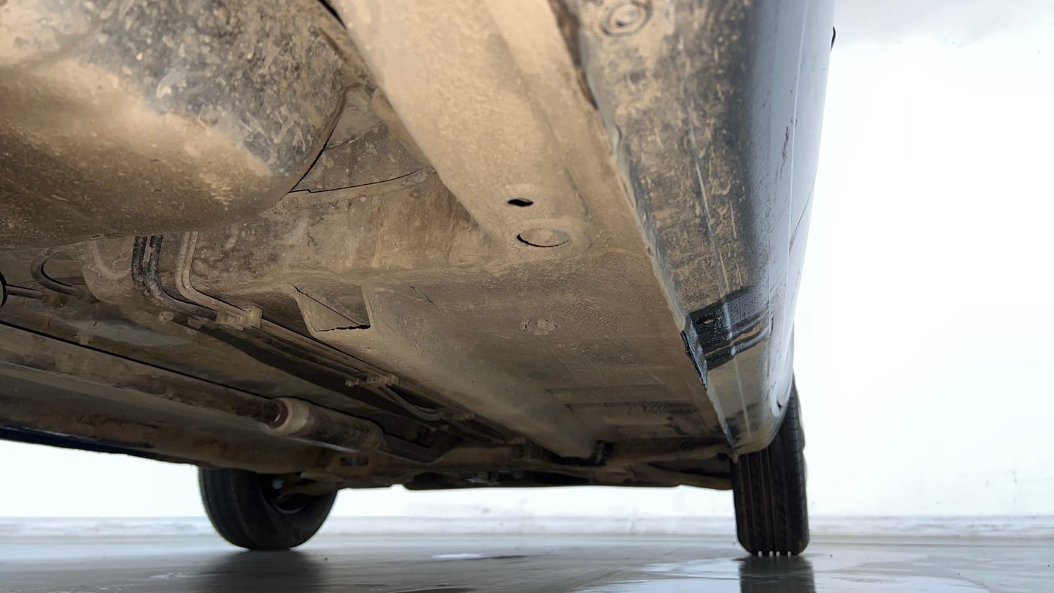 Used 2017 Datsun Redi-GO T (O) Petrol Manual extra REAR RIGHT UNDERBODY VIEW