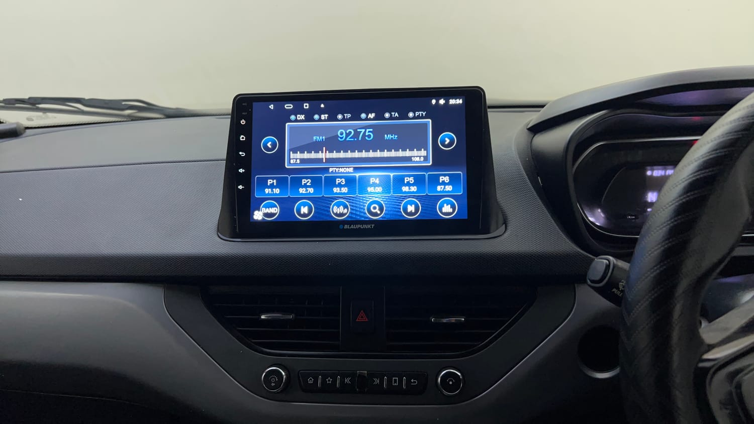 Used 2022 Tata Nexon XMA (S) Petrol Automatic top_features Integrated (in-dash) music system