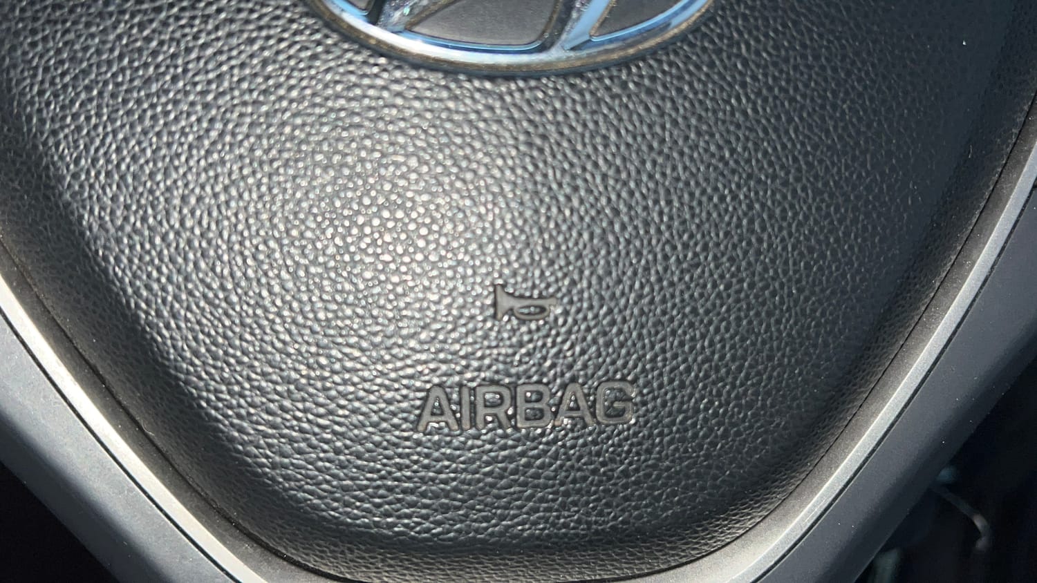 Used 2017 Hyundai Elite i20 Asta 1.2 Petrol Manual top_features Airbags