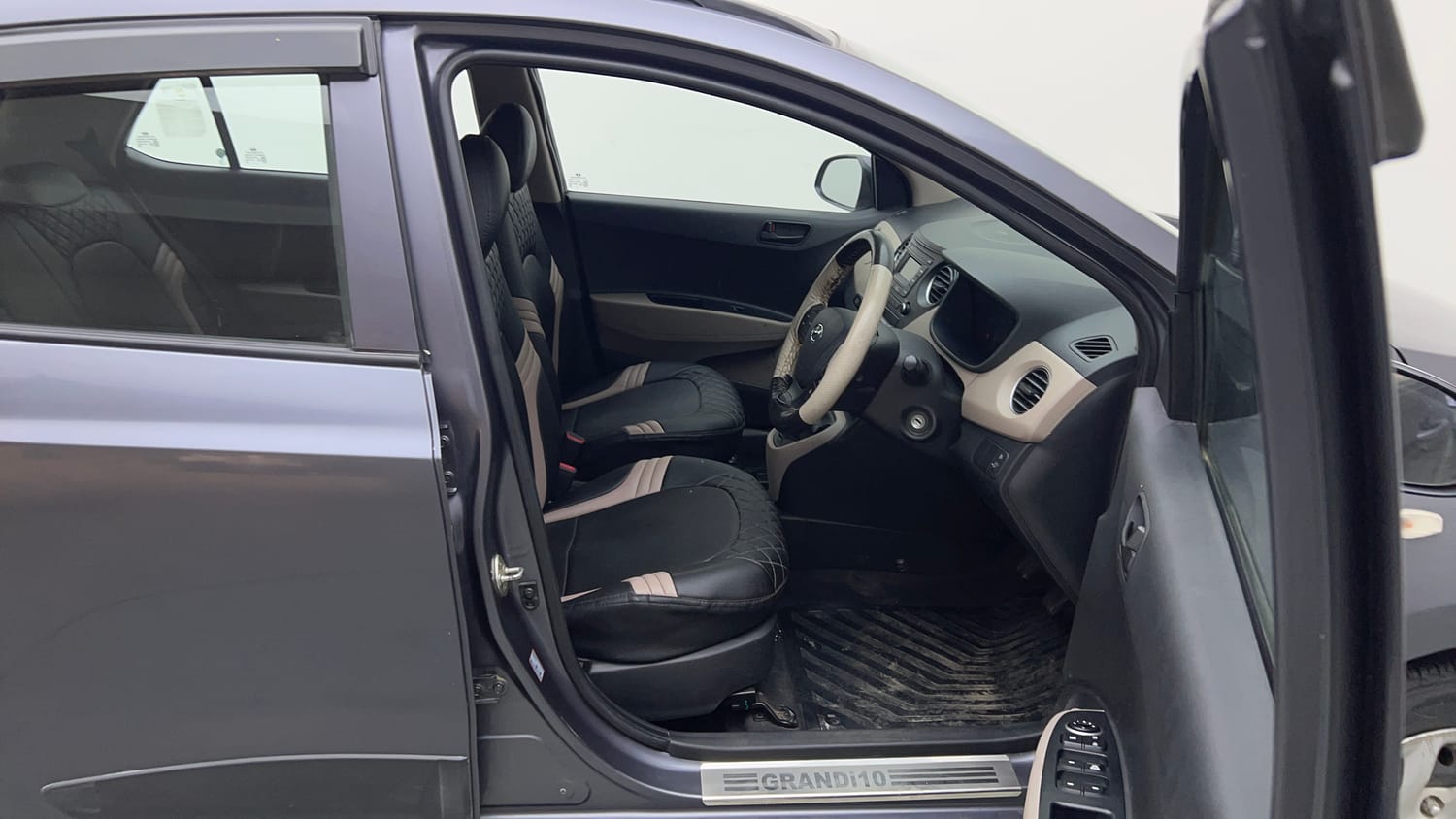 Used 2019 Hyundai Grand i10 Magna 1.2 Kappa VTVT Petrol Manual interior RIGHT SIDE FRONT DOOR CABIN VIEW