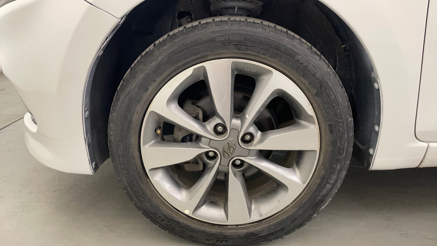 Used 2018 Hyundai Elite i20 Asta 1.2 (O) Petrol Manual tyres LEFT FRONT TYRE RIM VIEW