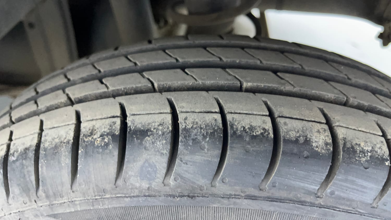 Used 2018 Maruti Suzuki Alto 800 LXi (O) Petrol Manual tyres LEFT REAR TYRE TREAD VIEW