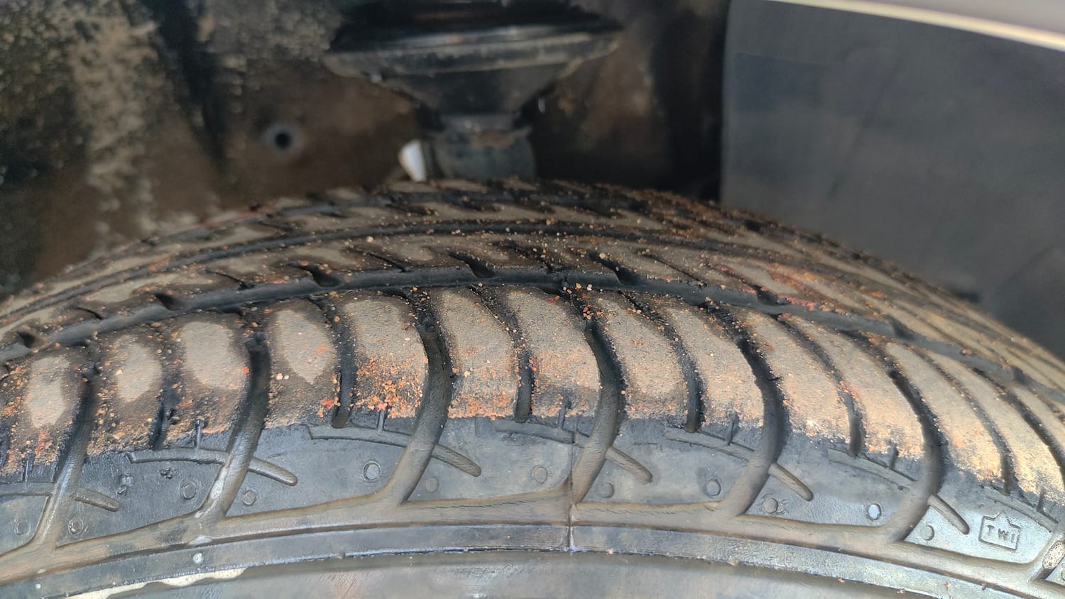 Used 2022 Maruti Suzuki Wagon R ZXi 1.2 Petrol Manual tyres RIGHT FRONT TYRE TREAD VIEW