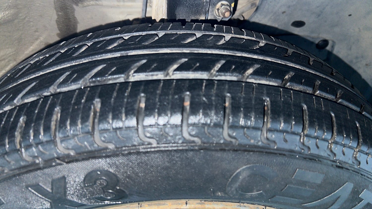 Used 2020 Maruti Suzuki Wagon R LXi 1.0 CNG Cng Manual tyres RIGHT FRONT TYRE TREAD VIEW