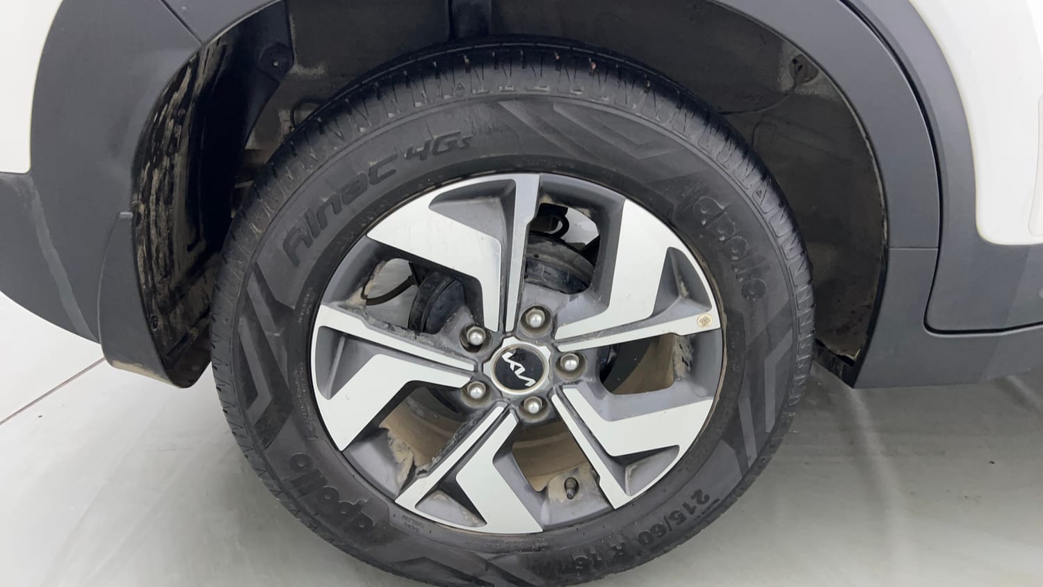 Used 2023 Kia Sonet HTX 1.0 Turbo Petrol DCT Petrol Automatic tyres RIGHT REAR TYRE RIM VIEW
