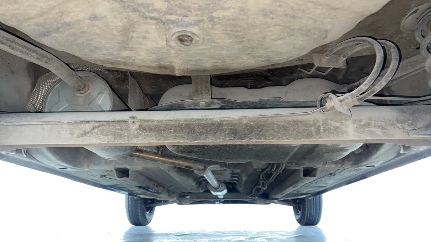 Used 2017 Datsun Redi-GO T (O) Petrol Manual extra REAR UNDERBODY VIEW (TAKEN FROM REAR)