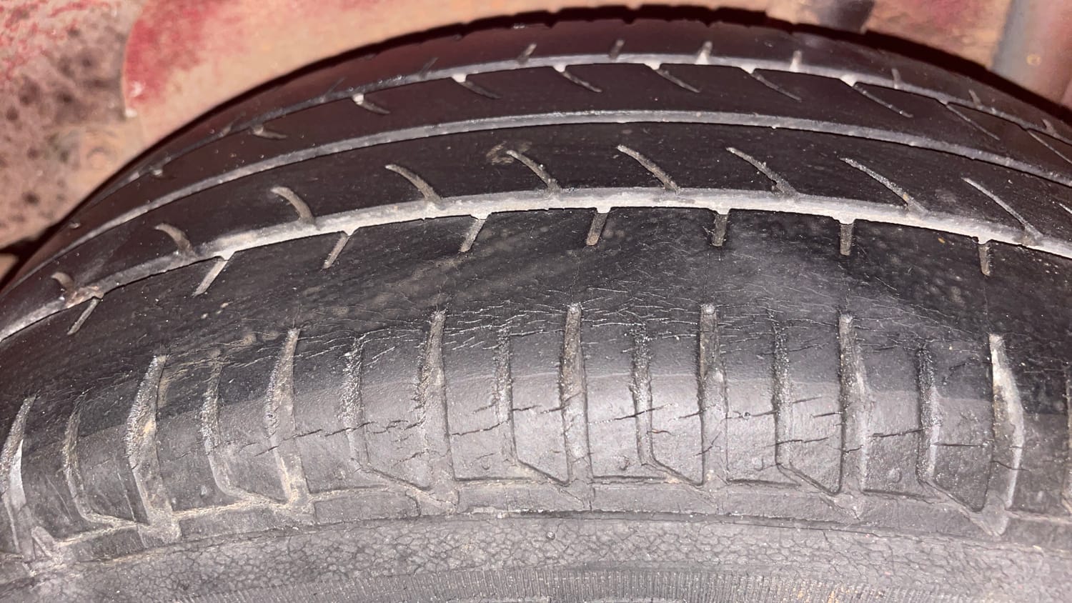 Used 2014 Tata Zest XE Petrol Petrol Manual tyres LEFT REAR TYRE TREAD VIEW