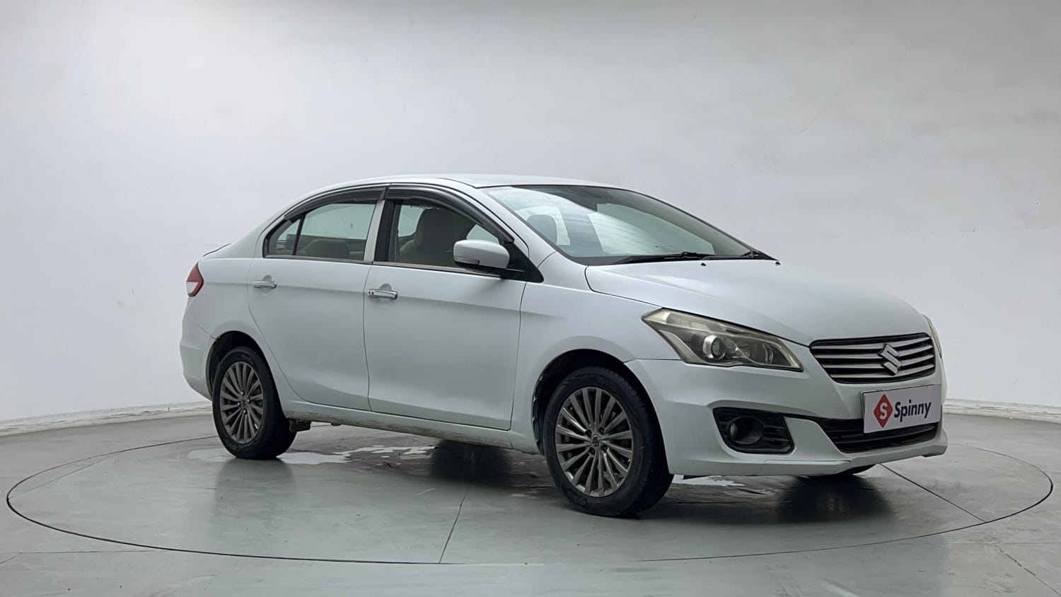Used 2016 Maruti Suzuki Ciaz ZXI+ AT Petrol Automatic exterior RIGHT FRONT CORNER VIEW