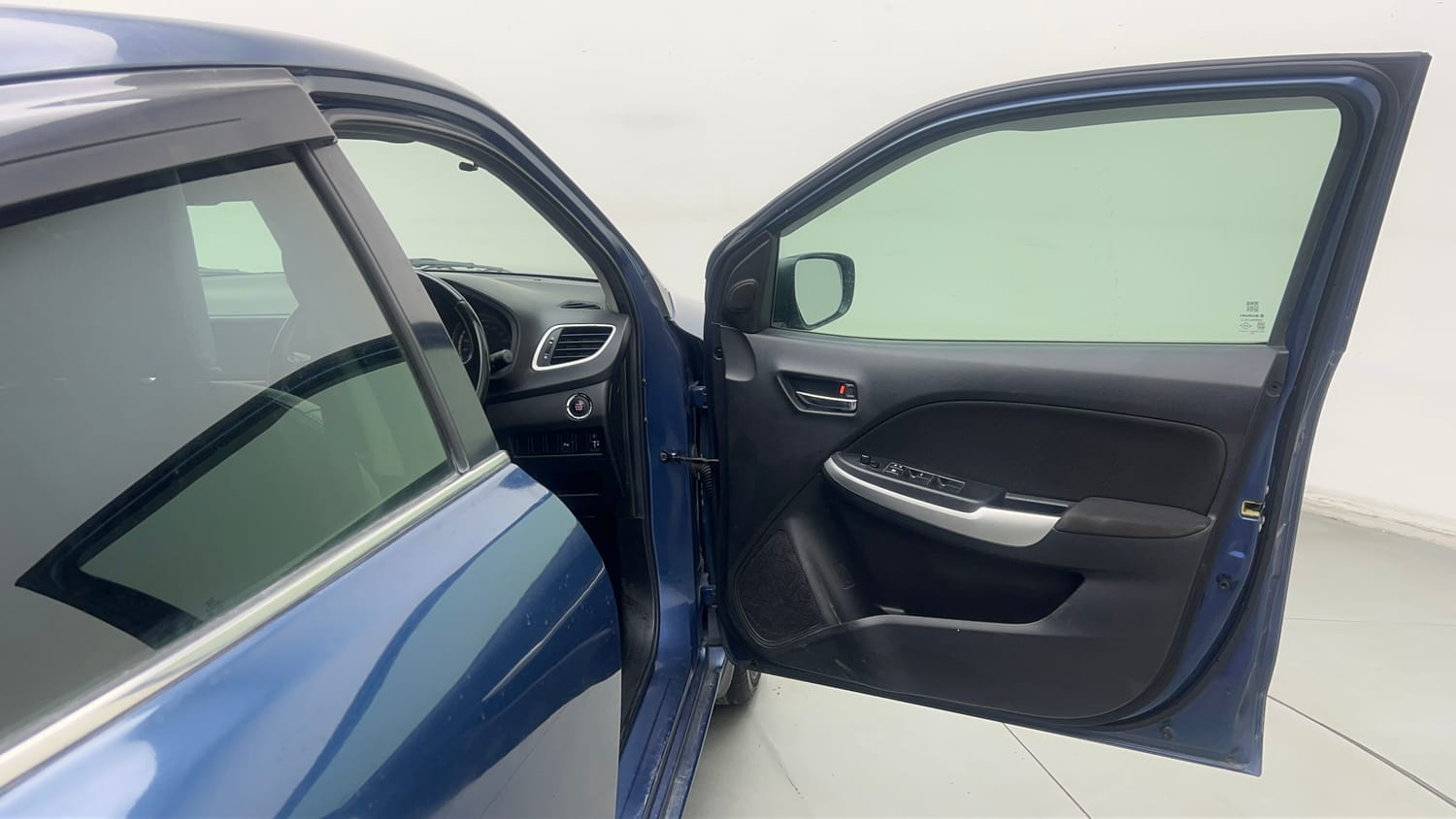 Used 2018 Maruti Suzuki Baleno Zeta 1.2 Petrol Manual interior RIGHT FRONT DOOR OPEN VIEW
