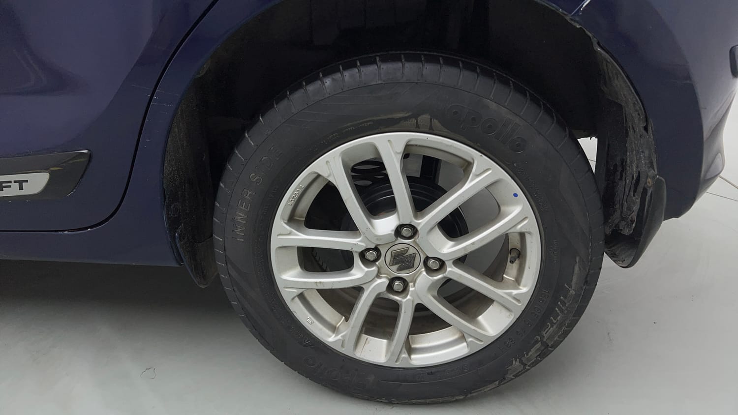 Used 2019 Maruti Suzuki Swift ZXi Petrol Manual tyres LEFT REAR TYRE RIM VIEW