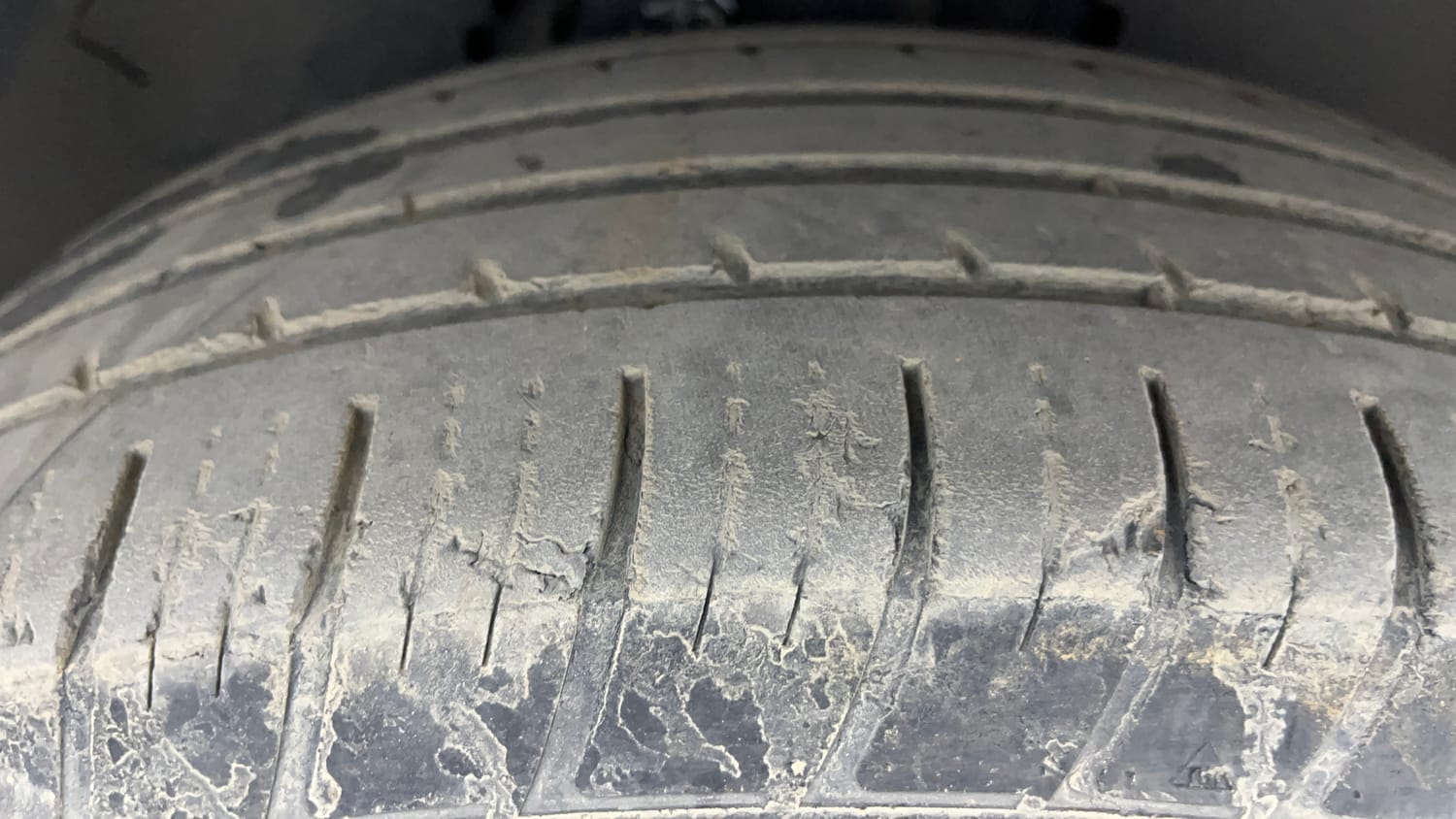 Used 2021 Tata Harrier XZA Plus Dark Edition Diesel Automatic tyres RIGHT FRONT TYRE TREAD VIEW