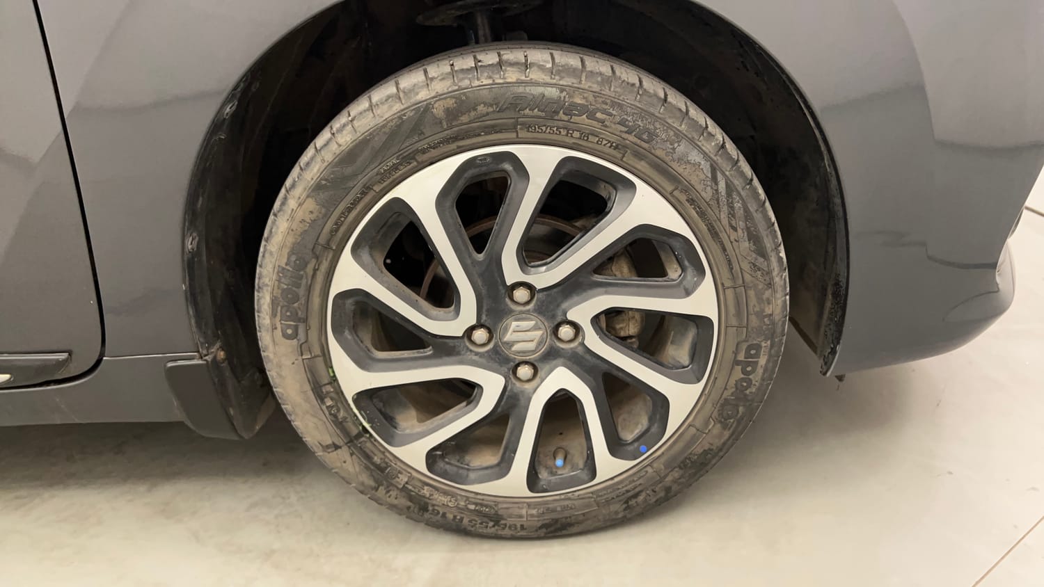 Used 2022 Maruti Suzuki Baleno Alpha MT Petrol Manual tyres RIGHT FRONT TYRE RIM VIEW