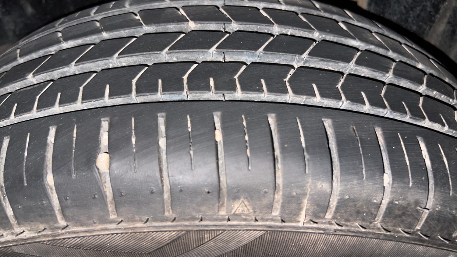 Used 2022 Maruti Suzuki Baleno Alpha MT Petrol Manual tyres LEFT REAR TYRE TREAD VIEW