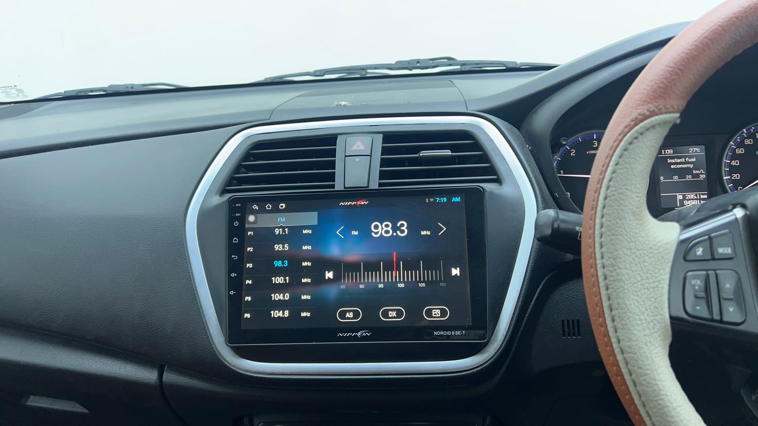 Used 2019 Maruti Suzuki S-Cross Zeta 1.3 Diesel Manual top_features Touch screen infotainment system