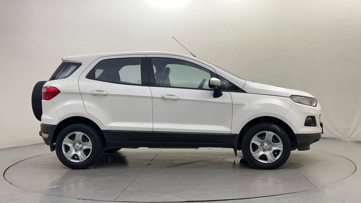 Used 2014 Ford EcoSport Trend 1.5 TDCi Diesel Manual exterior RIGHT SIDE VIEW