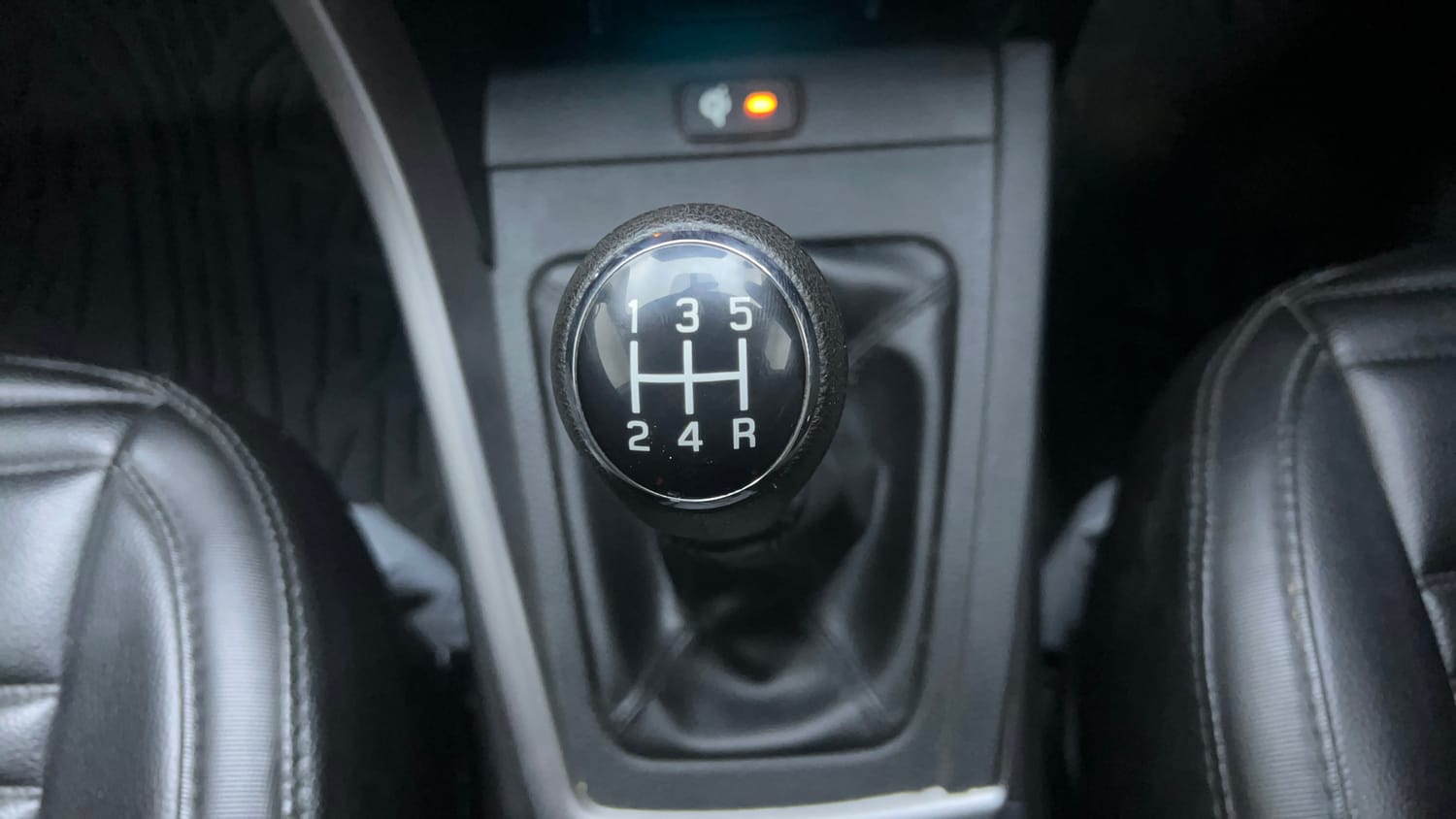 Used 2024 Maruti Suzuki Brezza Zxi Plus Dual Tone Petrol Manual interior GEAR  KNOB VIEW
