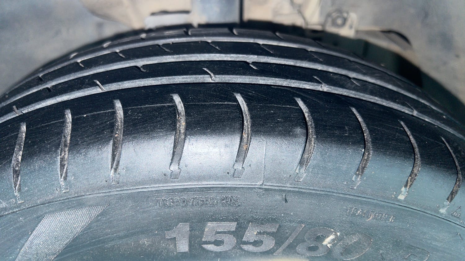 Used 2017 Tata Tiago Revotron XM Petrol Manual tyres RIGHT FRONT TYRE TREAD VIEW