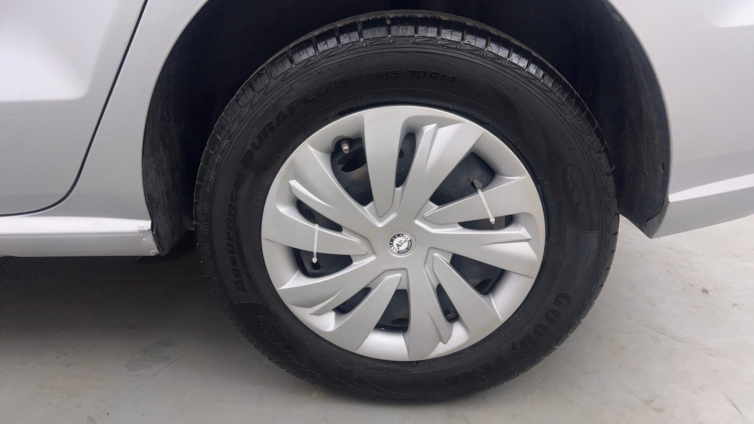 Used 2019 Volkswagen Ameo Trendline 1.0L (P) Petrol Manual tyres LEFT REAR TYRE RIM VIEW