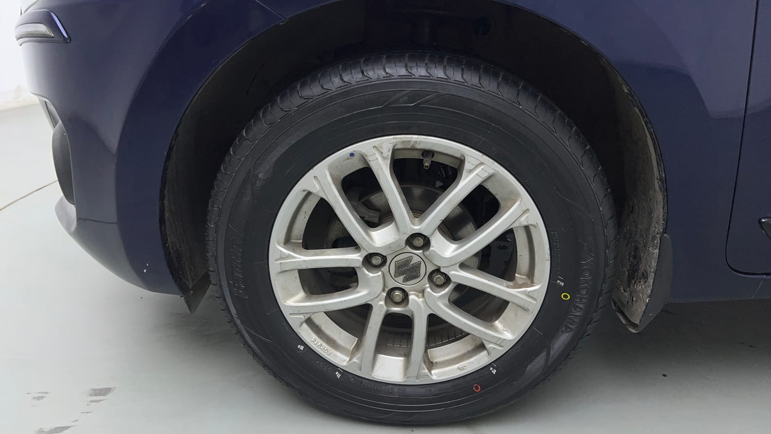 Used 2019 Maruti Suzuki Swift ZXi Petrol Manual tyres LEFT FRONT TYRE RIM VIEW