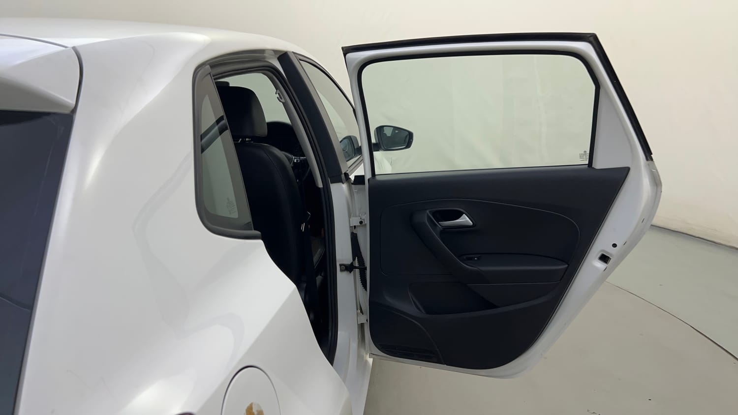 Used 2018 Volkswagen Polo Highline Plus 1.2( P)16 Alloy Petrol Manual interior RIGHT REAR DOOR OPEN VIEW