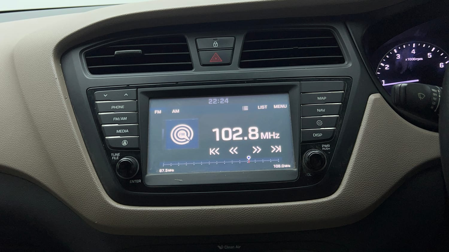 Used 2017 Hyundai Elite i20 Asta 1.2 Petrol Manual top_features Integrated (in-dash) music system