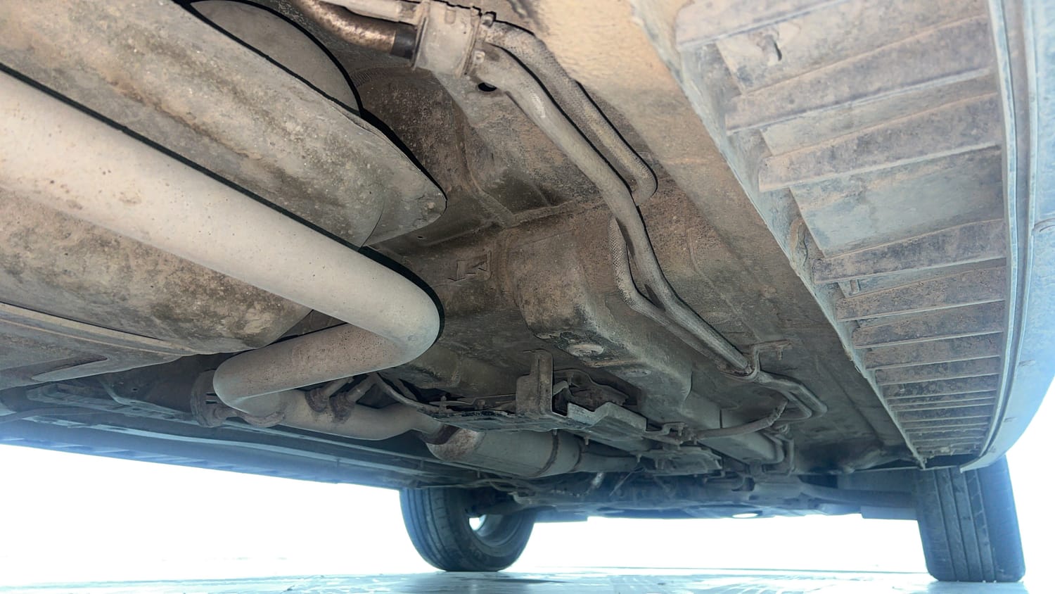 Used 2023 Hyundai Alcazar Signature (O) 7 Seater 1.5 Diesel AT Diesel Automatic extra REAR RIGHT UNDERBODY VIEW