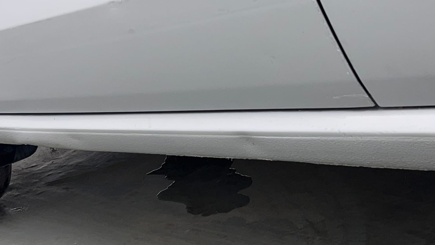 Used 2019 Volkswagen Ameo Trendline 1.0L (P) Petrol Manual dents MINOR DENT