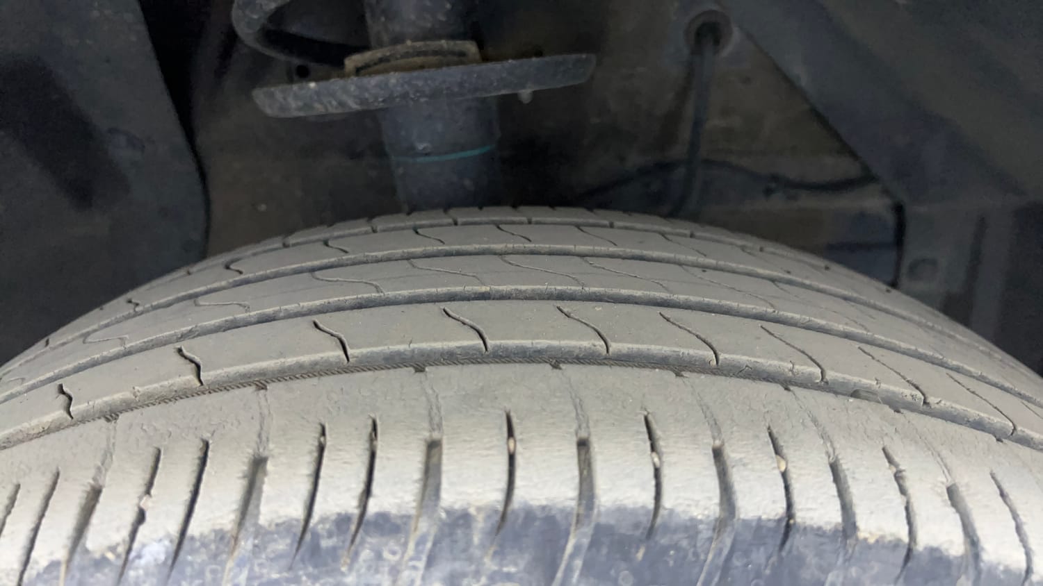 Used 2024 Maruti Suzuki Brezza Zxi Plus Dual Tone Petrol Manual tyres RIGHT FRONT TYRE TREAD VIEW