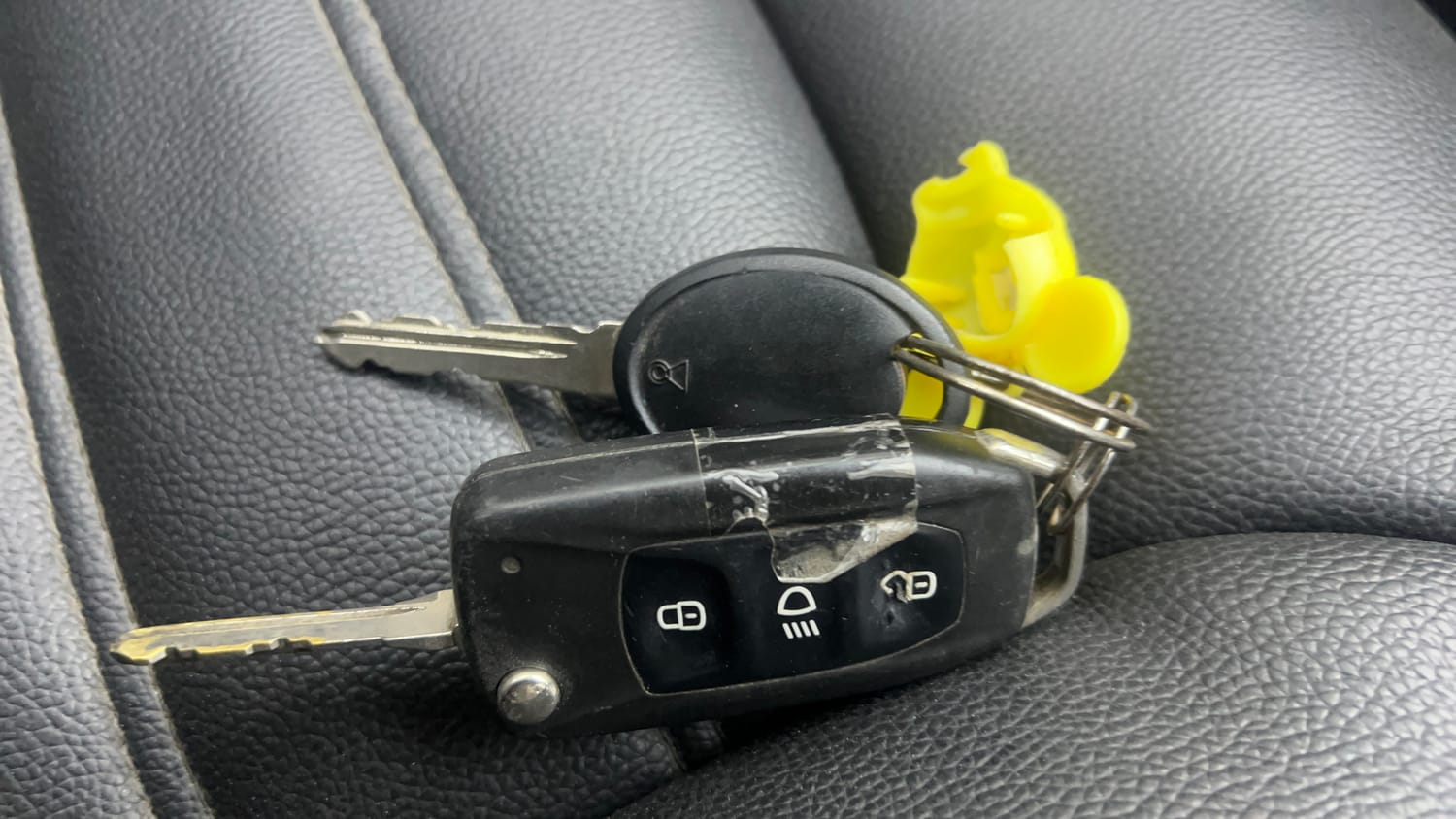 Used 2017 Tata Tiago Revotron XM Petrol Manual extra CAR KEY VIEW