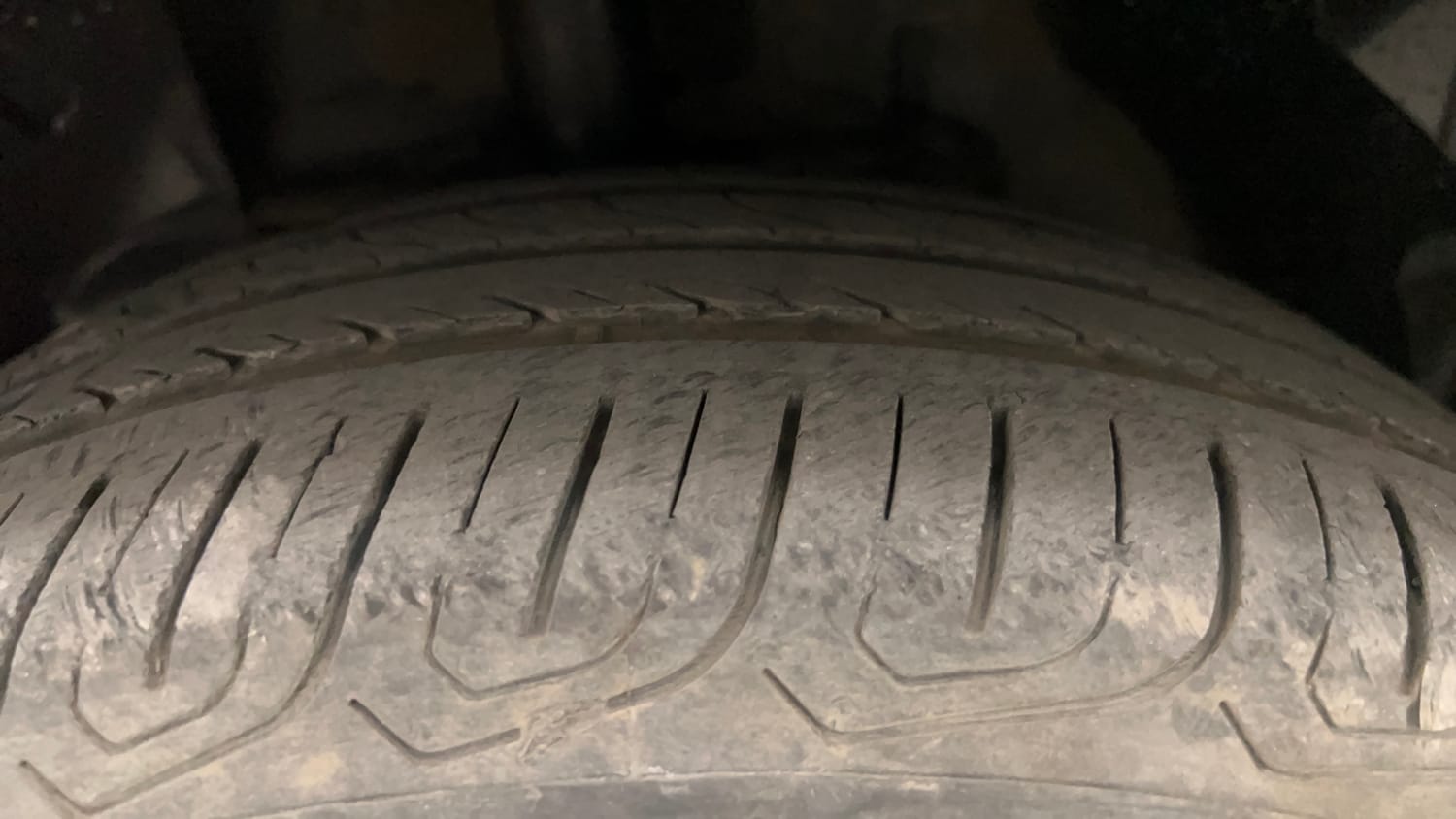 Used 2015 Tata Zest XMS Petrol Petrol Manual tyres LEFT FRONT TYRE TREAD VIEW