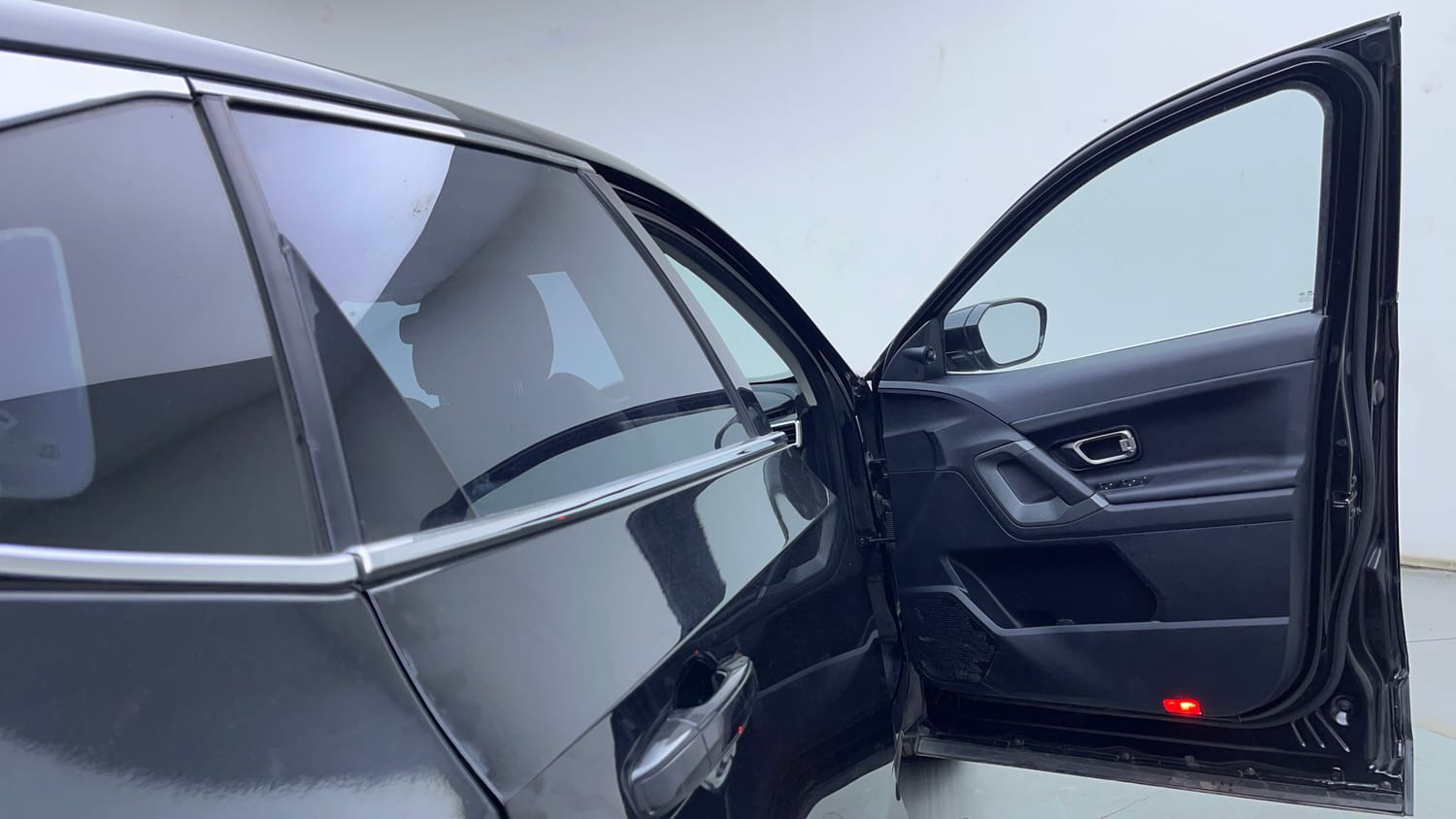 Used 2021 Tata Harrier XZA Plus Dark Edition Diesel Automatic interior RIGHT FRONT DOOR OPEN VIEW