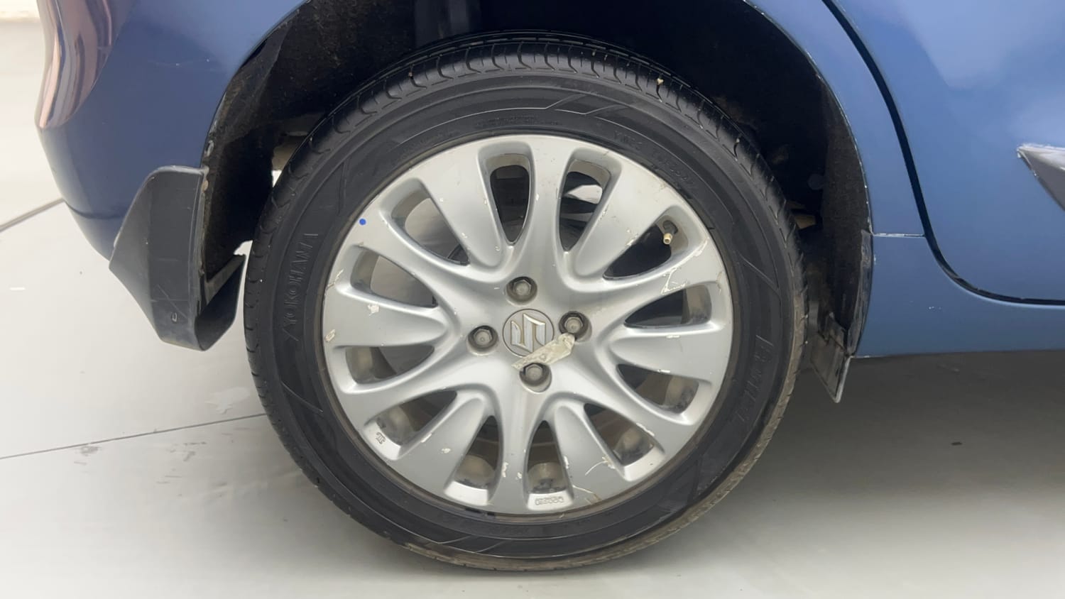 Used 2018 Maruti Suzuki Baleno Zeta 1.2 Petrol Manual tyres RIGHT REAR TYRE RIM VIEW