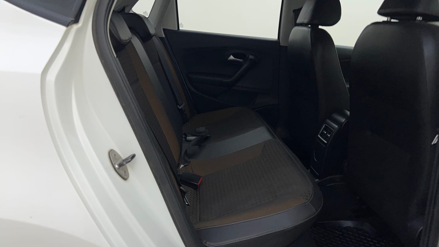 Used 2018 Volkswagen Polo Highline Plus 1.2( P)16 Alloy Petrol Manual interior RIGHT SIDE REAR DOOR CABIN VIEW