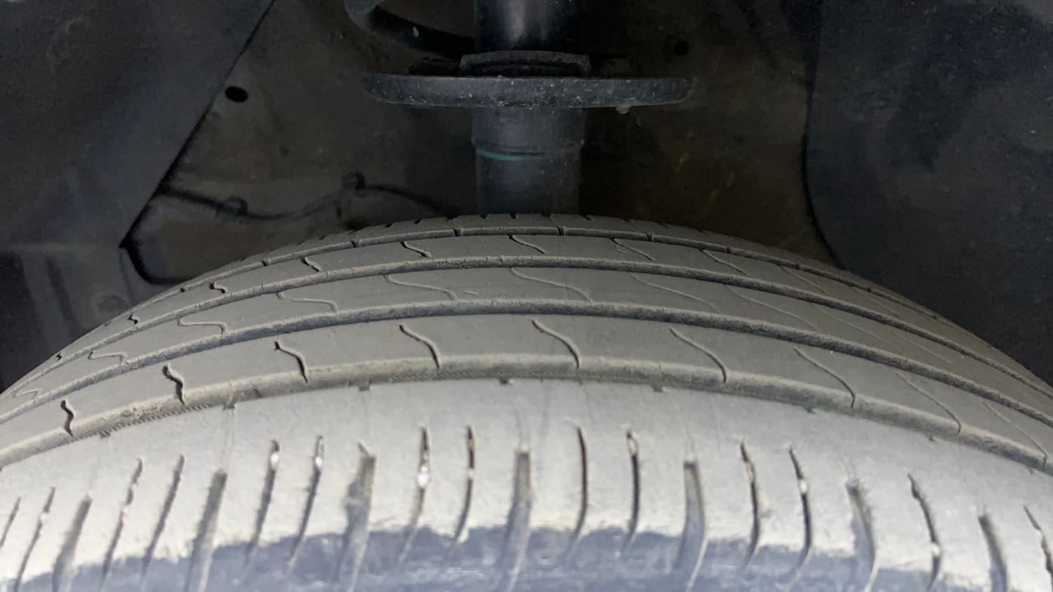 Used 2024 Maruti Suzuki Brezza Zxi Plus Dual Tone Petrol Manual tyres LEFT FRONT TYRE TREAD VIEW