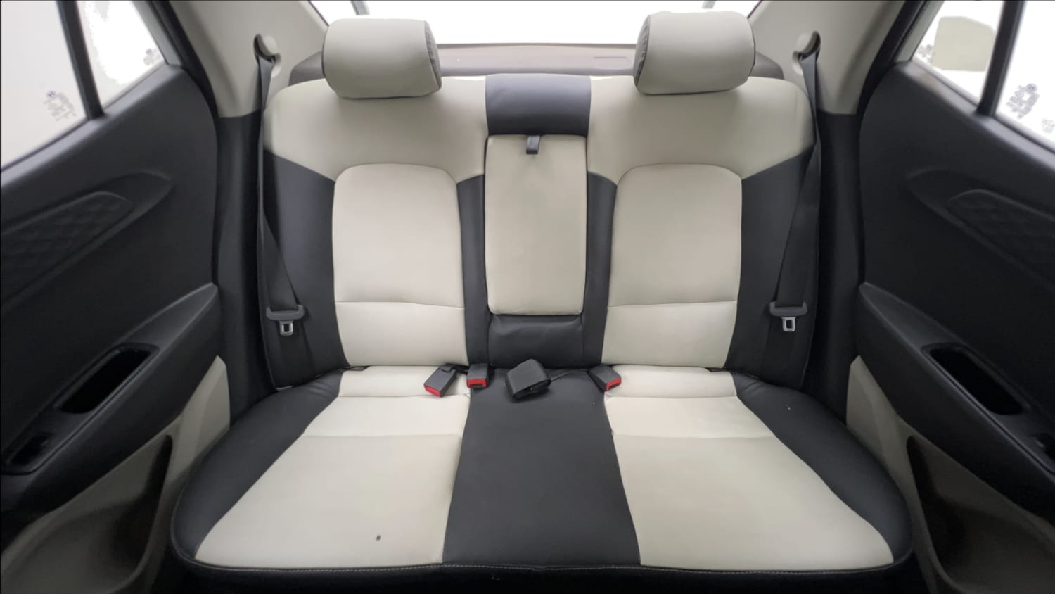 Used 2022 Hyundai Aura S 1.2 Petrol Petrol Manual interior REAR SEAT CONDITION VIEW