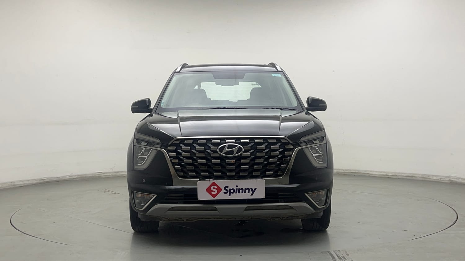 Used 2023 Hyundai Alcazar Signature (O) 7 Seater 1.5 Diesel AT Diesel Automatic exterior FRONT VIEW