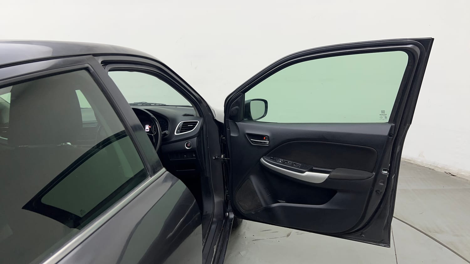 Used 2018 Maruti Suzuki Baleno Zeta 1.2 Petrol Manual interior RIGHT FRONT DOOR OPEN VIEW