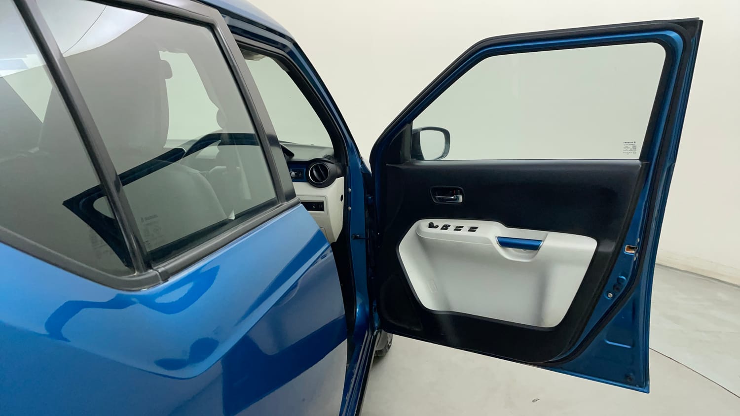 Used 2017 Maruti Suzuki Ignis Alpha 1.2 MT Petrol Manual interior RIGHT FRONT DOOR OPEN VIEW
