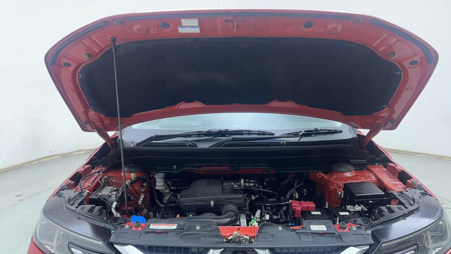 Used 2024 Maruti Suzuki Brezza Zxi Plus Dual Tone Petrol Manual engine ENGINE & BONNET OPEN FRONT VIEW