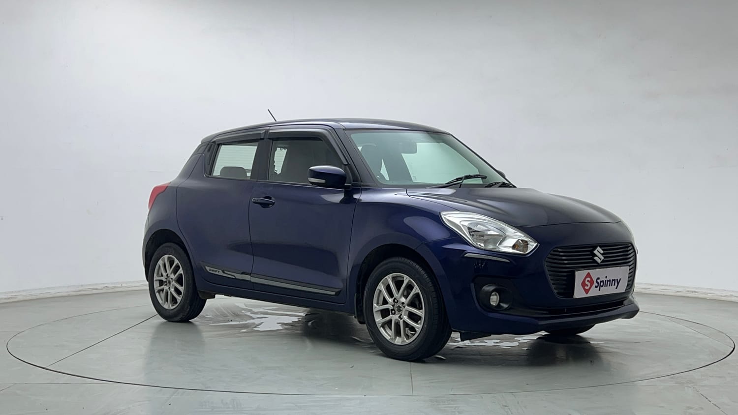 Used 2019 Maruti Suzuki Swift ZXi Petrol Manual exterior RIGHT FRONT CORNER VIEW