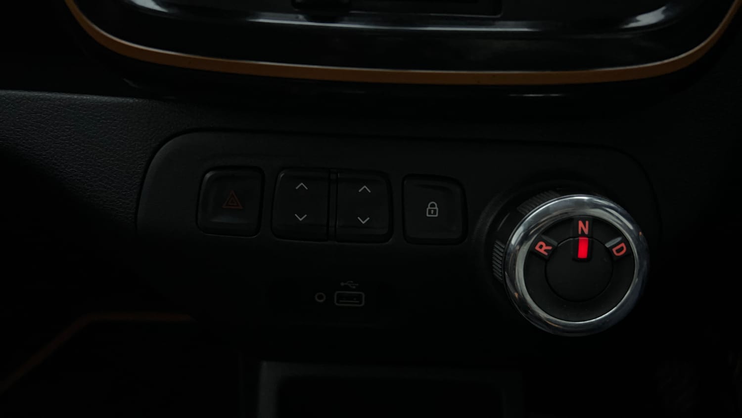 Used 2020 Renault Kwid CLIMBER 1.0 AMT Petrol Automatic interior GEAR  KNOB VIEW