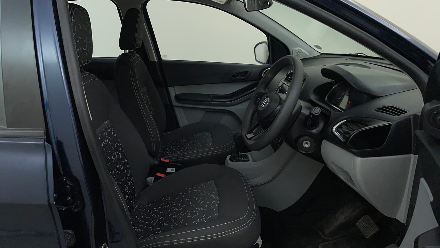 Used 2023 Tata Tiago XTA Petrol Automatic interior RIGHT SIDE FRONT DOOR CABIN VIEW