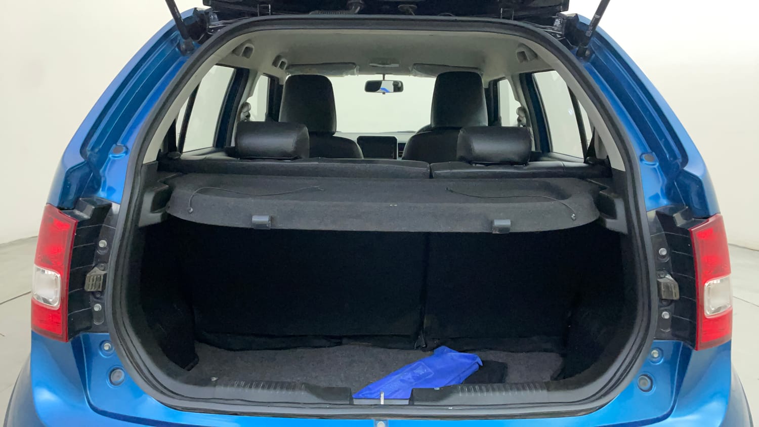 Used 2017 Maruti Suzuki Ignis Alpha 1.2 MT Petrol Manual interior DICKY INSIDE VIEW