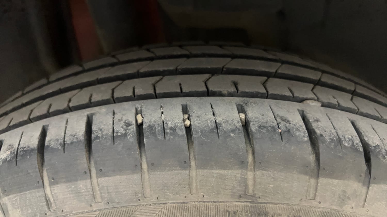Used 2020 Maruti Suzuki Swift ZXi Petrol Manual tyres RIGHT REAR TYRE TREAD VIEW