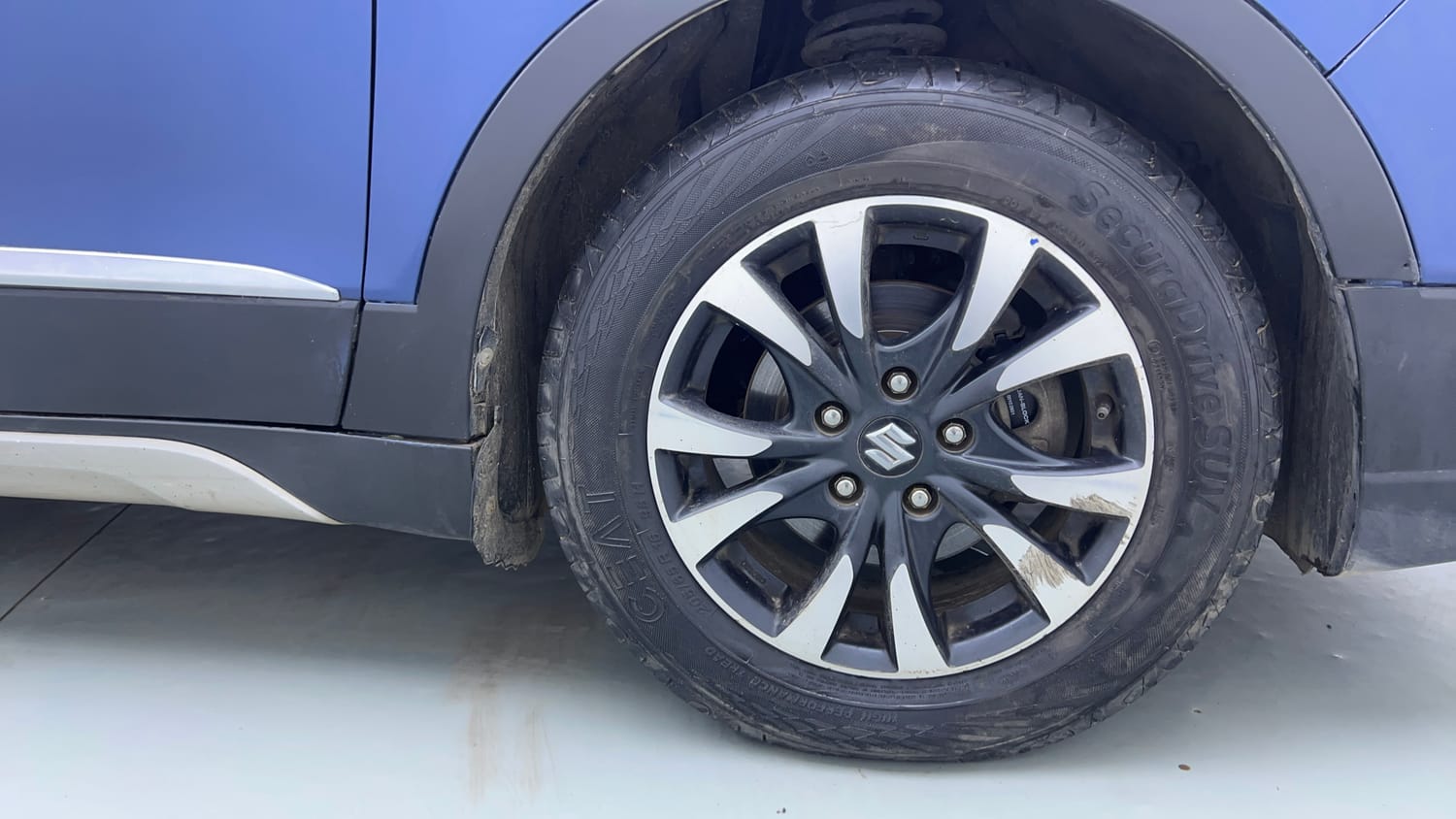 Used 2019 Maruti Suzuki S-Cross Zeta 1.3 Diesel Manual tyres RIGHT FRONT TYRE RIM VIEW