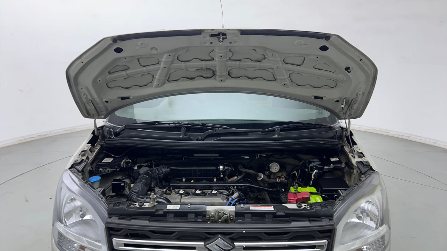 Used 2020 Maruti Suzuki Wagon R LXi 1.0 CNG Cng Manual engine ENGINE & BONNET OPEN FRONT VIEW