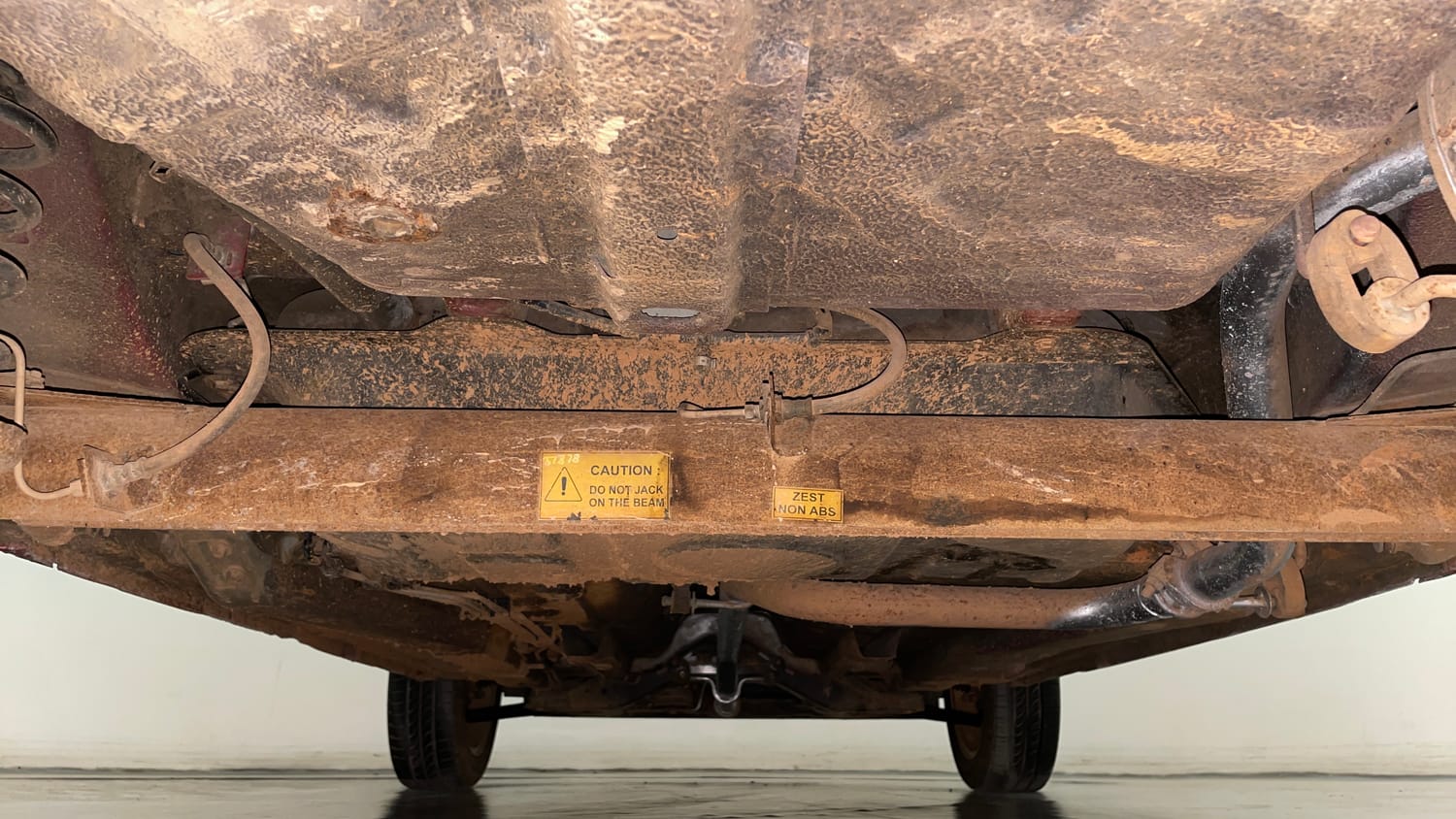 Used 2014 Tata Zest XE Petrol Petrol Manual extra REAR UNDERBODY VIEW (TAKEN FROM REAR)